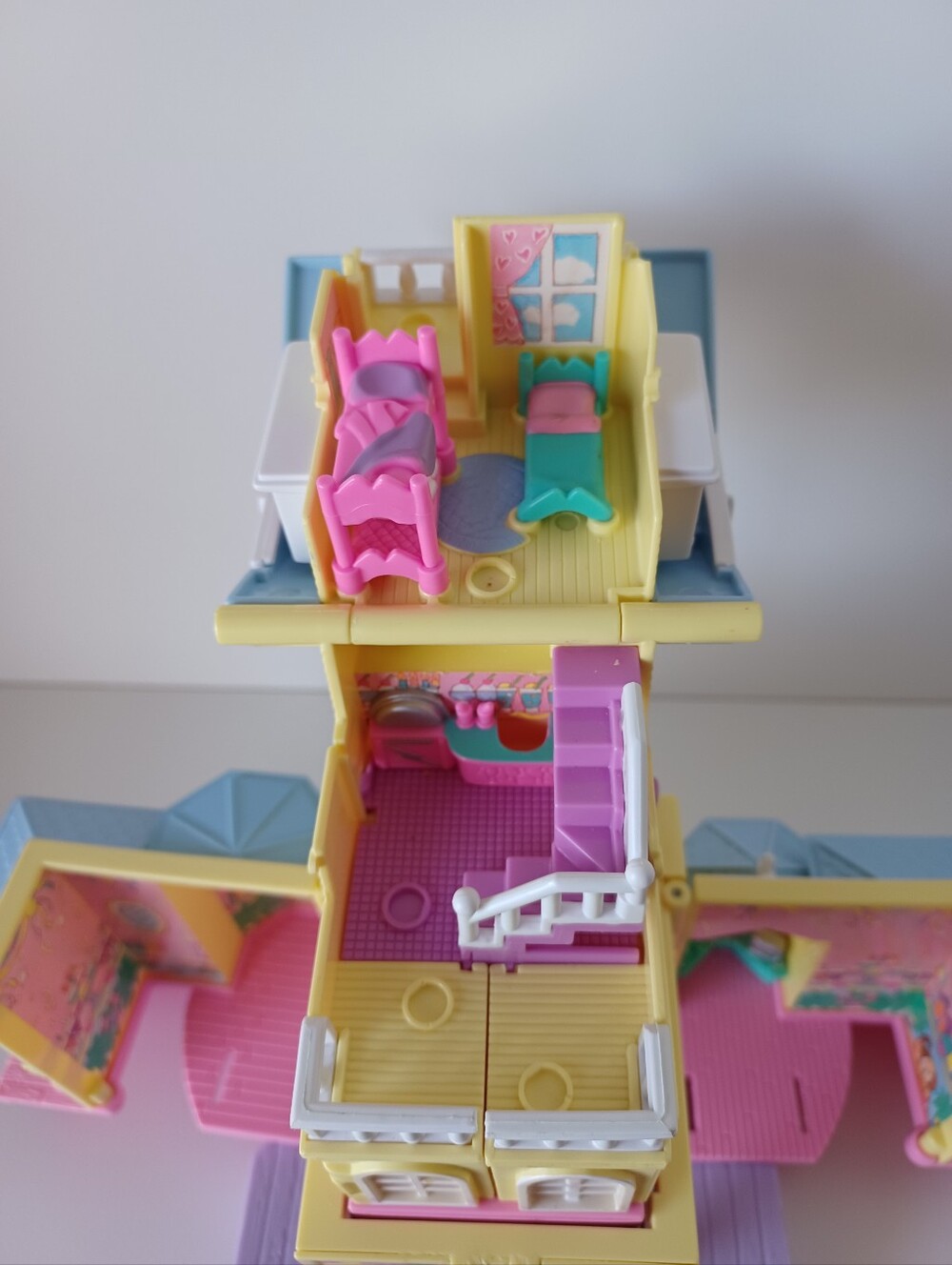 Vintage 1995 Polly Pocket Bluebird Yellow Clubhouse Playset Toy Collectible - Picture 8 of 9
